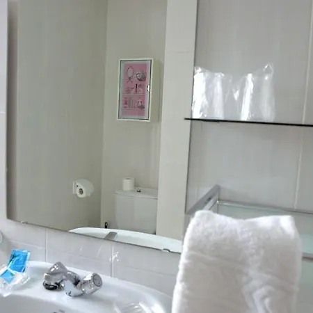 ゲストハウス Castelao 3*